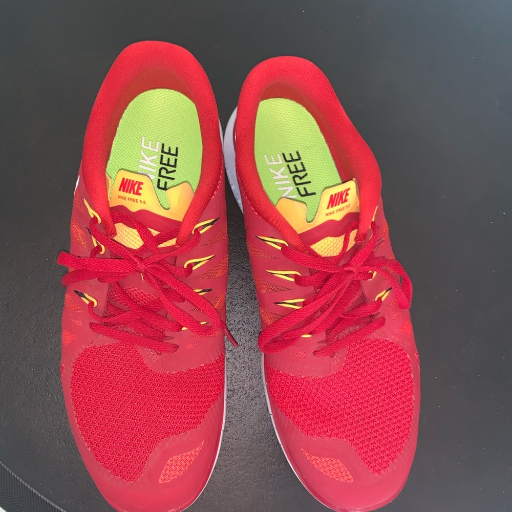 Nike free men’s running sneakers